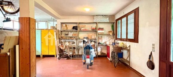 3 bedrooms House in Massa, Italy No. 349432 18