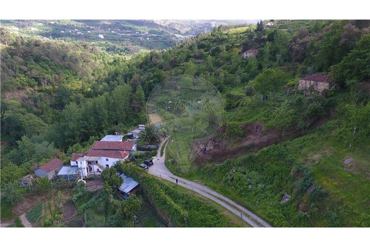 3 bedrooms House in Santiago de Piaes, Portugal No. 183241