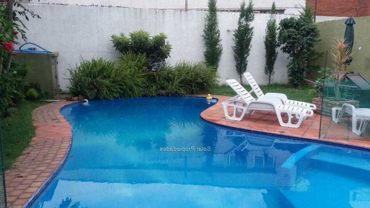 4 bedrooms House in Montevideo, Uruguay No. 8299