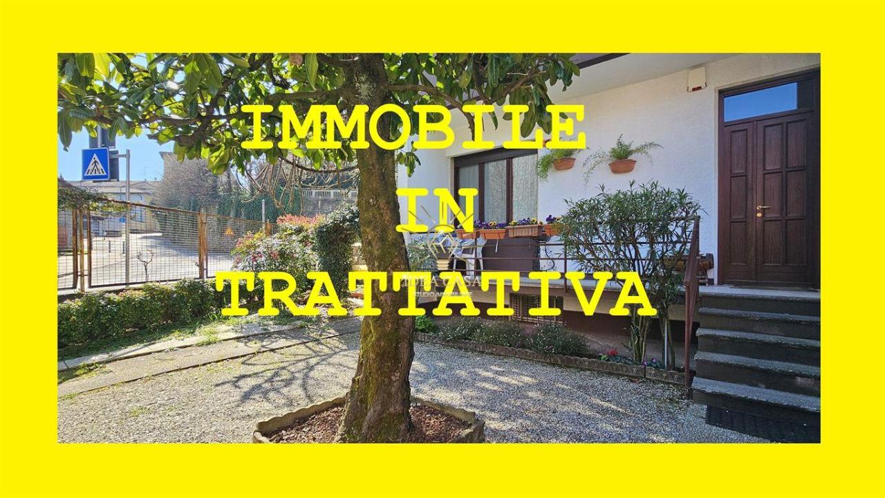 Casa de 2 habitaciónes en Besana in Brianza, Italy No. 147236