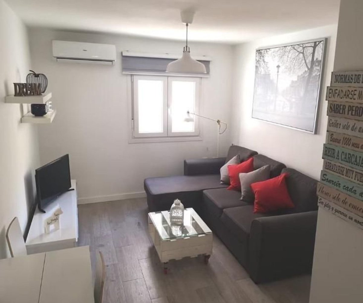 2 bedrooms Apartment in Madrid, Spain No. 168993