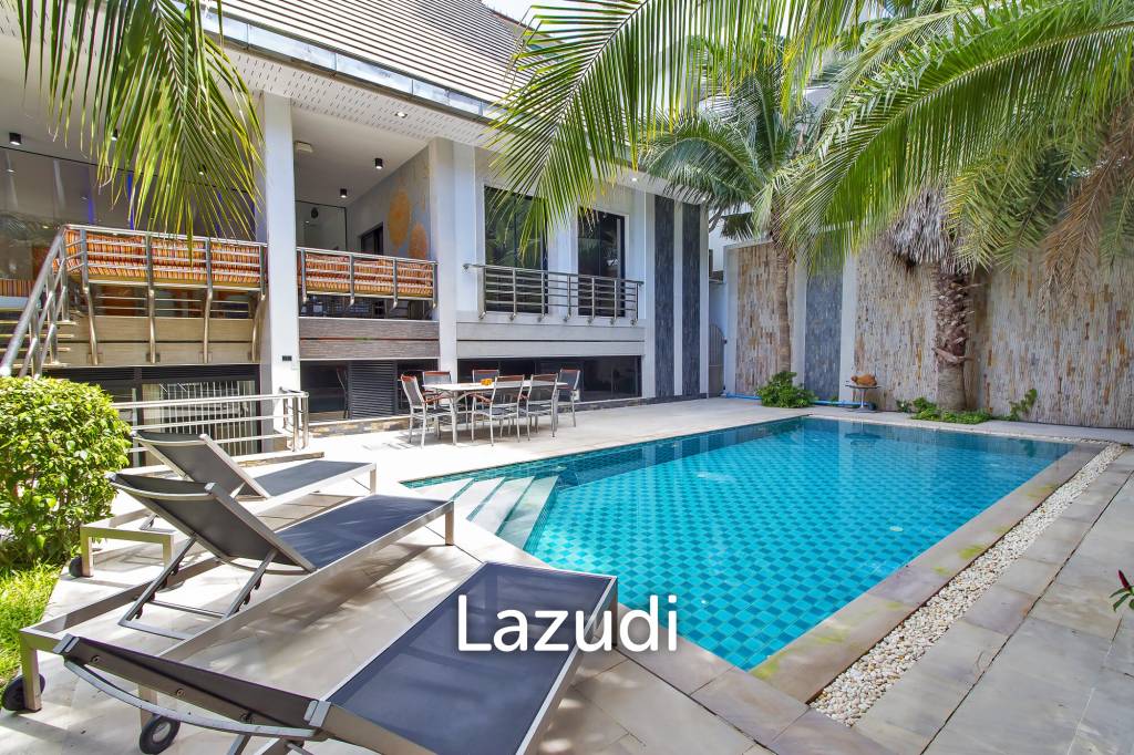 4 bedrooms Villa in Pattaya, Thailand No. 14746