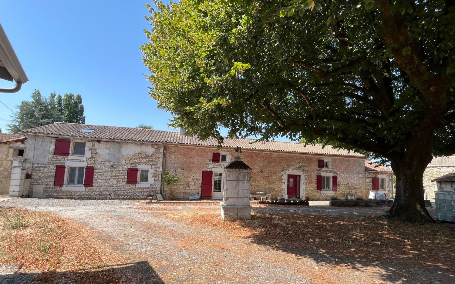 4 rooms House in Charente, France No. 338092