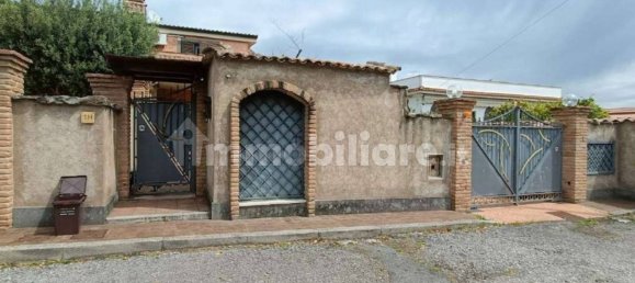 3 bedrooms House in Pomezia, Italy No. 12624 2