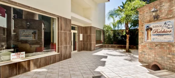 409m² Commercial property in Ferragudo, Portugal No. 138165 3