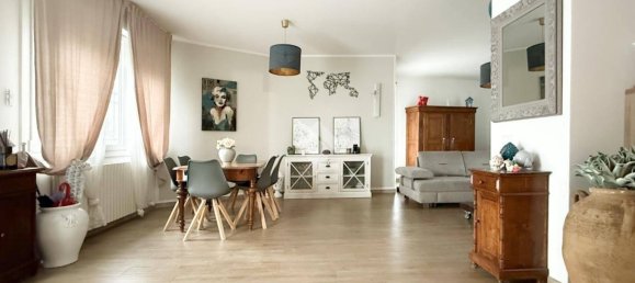 3 bedrooms Villa in Molinella, Italy No. 329789 5