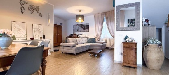 3 bedrooms Villa in Molinella, Italy No. 329789 4