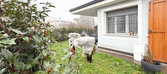 3 bedrooms Villa in Molinella, Italy No. 329789 3