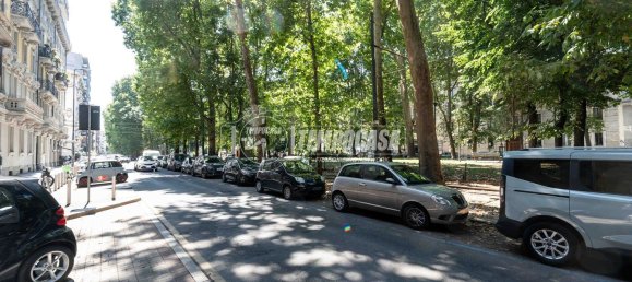 Квартира с 2 комнатами в Милан, Италия № 259084 4