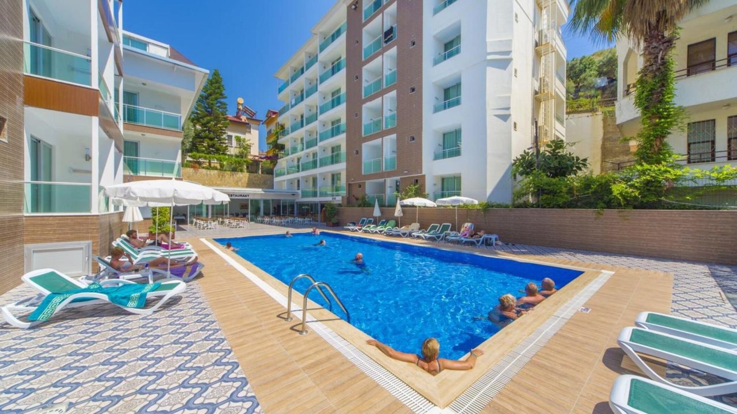 Propiedad comercial en Lloret de Mar, Spain 5171 m² No. 289789