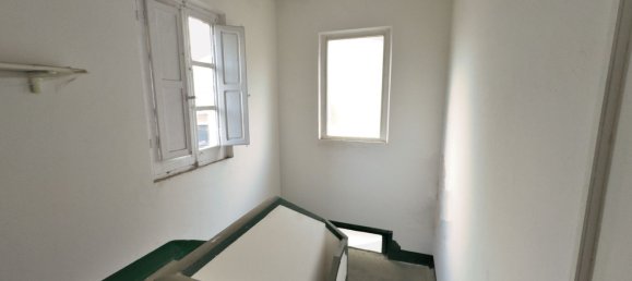 Casa de 6 divisões em Miglianico, Italy N.º 256933 6