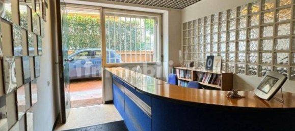 3 bedrooms Apartment in Rome, Italy No. 333645 2