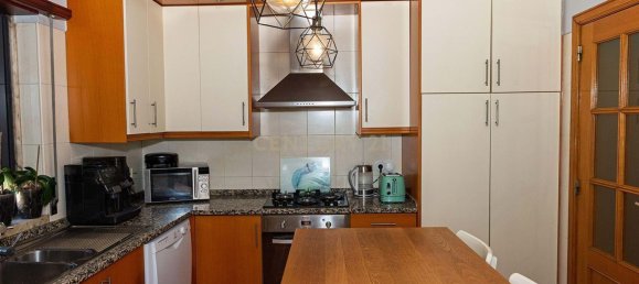 Квартира с 3 спальнями в Одивелаш, Португалия № 126230 16