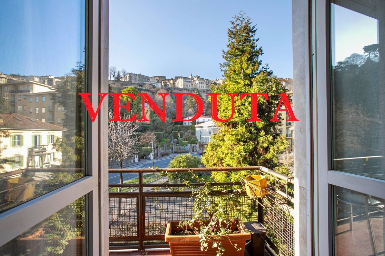 5 rooms Apartment in Bergamo, Italy No. 184854