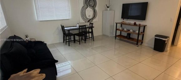 Вилла с 2 спальнями в Майами, Майами-Дейд, Флорида, США № 615901 10