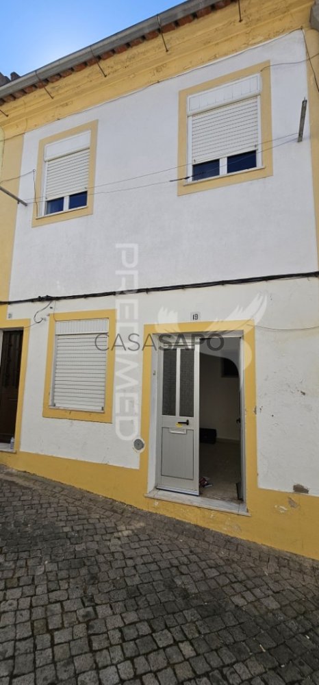 120m² Building in Quarteira, Portugal No. 195830
