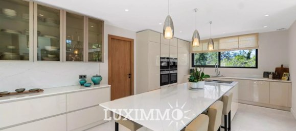 Villa de 5 dormitorios en Mougins, France No. 295449 9