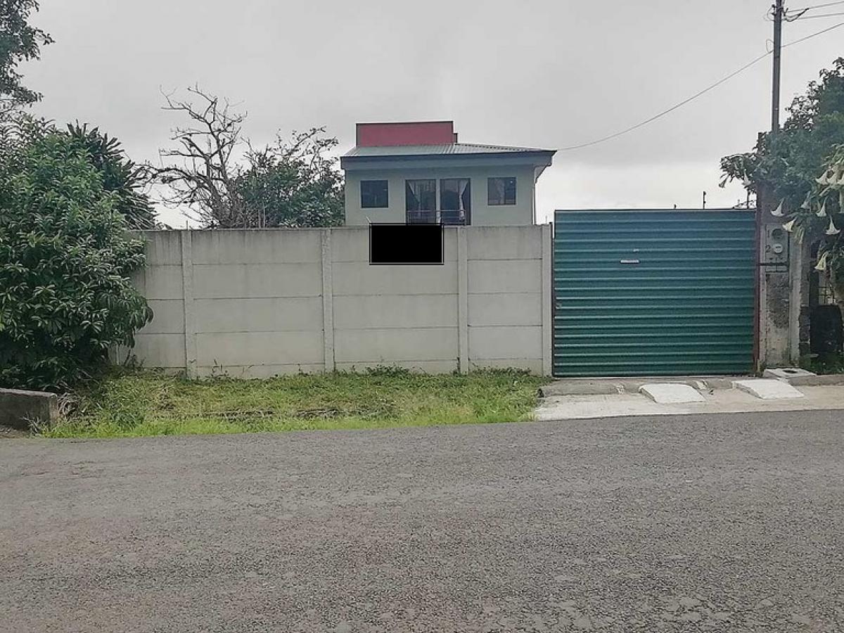 Casa de 4 dormitorios en San Rafael, Costa Rica No. 592