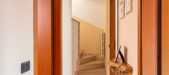 4-salle Villa à Bollate, Italy No. 16841 25