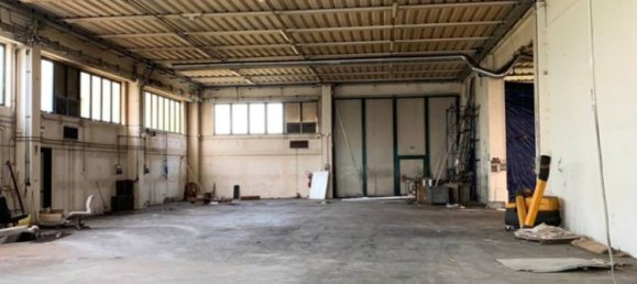 Склад 3270м² в Камподарсего, Италия № 320963 9