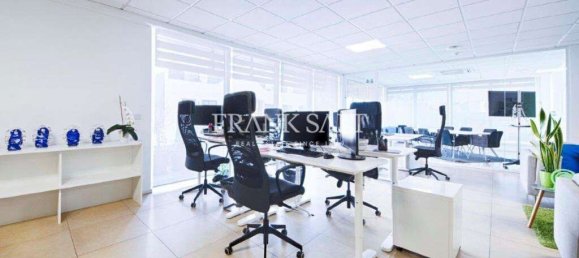 Bureau à Saint Julian's, Malta 259m² No. 13138 2