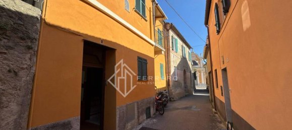 3 rooms Apartment in Albisola Superiore, Italy No. 32976 3