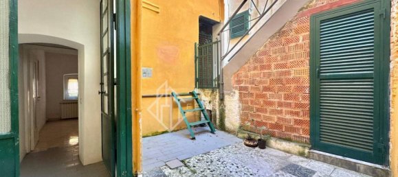 3 rooms Apartment in Albisola Superiore, Italy No. 32976 12