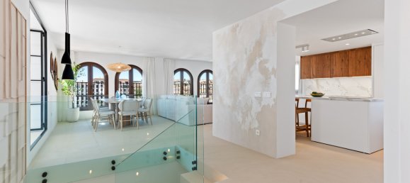 4 bedrooms Penthouse in Malaga, Spain No. 143285 2