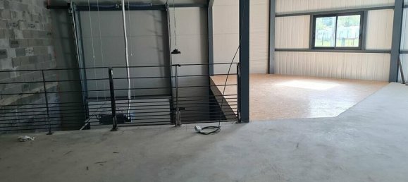 Gewerbliche Immobilie in Chapareillan, France 243m², Nr. 181947 5