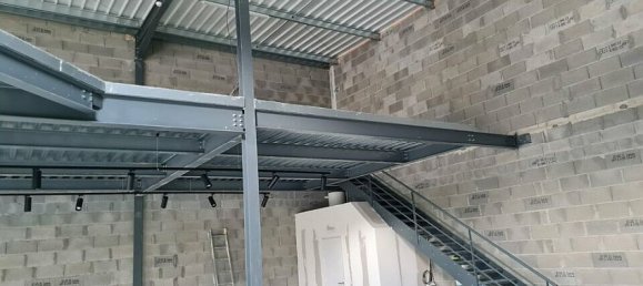 Gewerbliche Immobilie in Chapareillan, France 243m², Nr. 181947 3