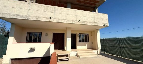 2 bedrooms Villa in Barletta, Italy No. 17909 8