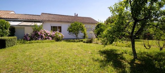 Casa de 3 dormitorios en Cenon, France No. 282050 3