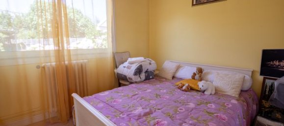 Casa de 3 dormitorios en Cenon, France No. 282050 4