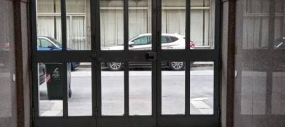 3 rooms Apartment in Turin, Italy No. 296660 4