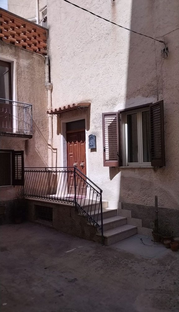 Casa de 5 habitaciónes en Sambuca di Sicilia, Italy No. 255854