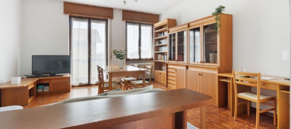 Apartamento de 3 habitaciónes en Desio, Italy No. 9649 4