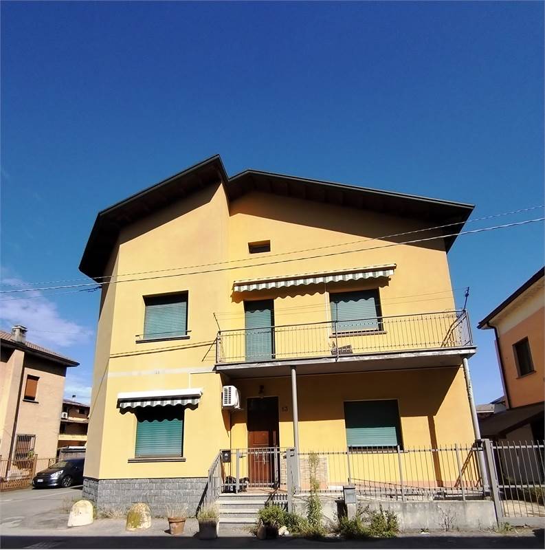 4 bedrooms House in Cesano Maderno, Italy No. 351568
