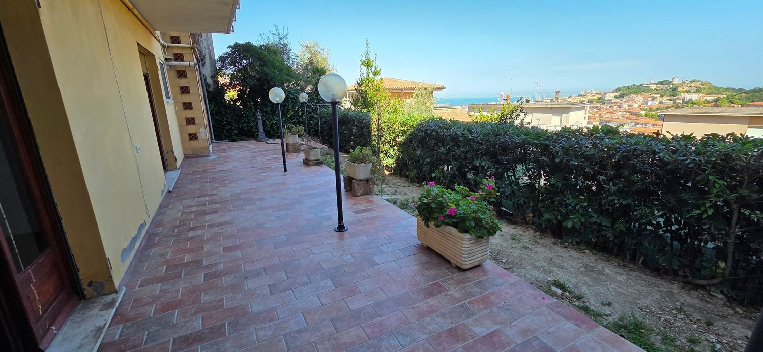 4 rooms Apartment in Ancona, Italy No. 300316