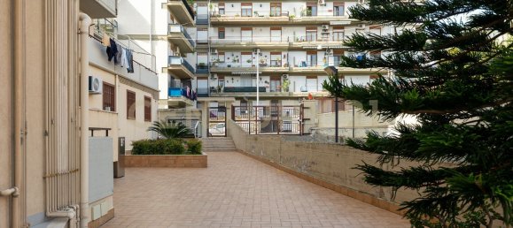 6 rooms Duplex in Catania, Italy No. 199369 5