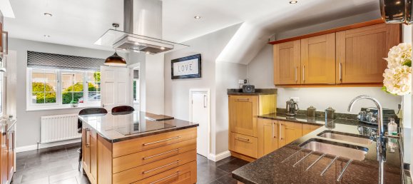 5 Schlafzimmer Haus in Horley, United Kingdom, Nr. 1075 4