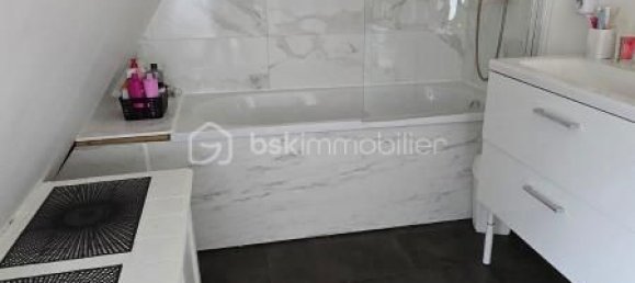 Casa de 4 dormitorios en Montivilliers, France No. 356519 12