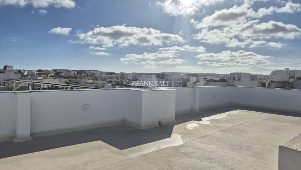 Penthouse T2 em Saint Paul's Bay, Malta N.º 11399