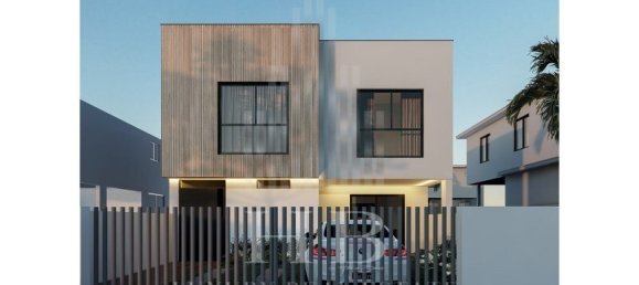 4 bedrooms House in Rio de Mouro, Portugal No. 49120 9