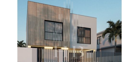 4 bedrooms House in Rio de Mouro, Portugal No. 49120 5