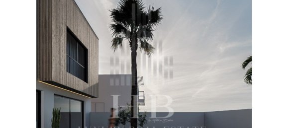 4 bedrooms House in Rio de Mouro, Portugal No. 49120 11