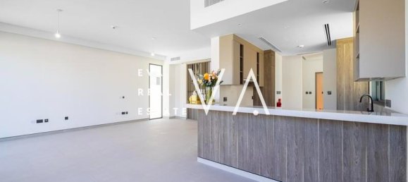 4 bedrooms Villa in Dubai, UAE No. 102747 7