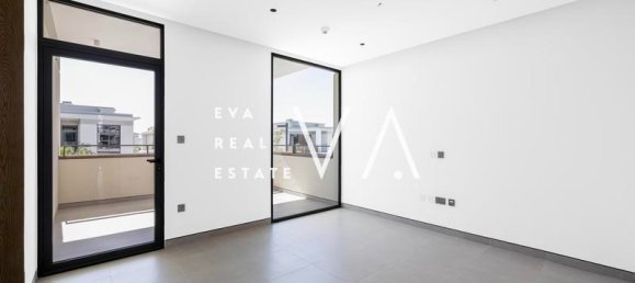 4 bedrooms Villa in Dubai, UAE No. 102747 13