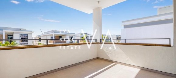 4 bedrooms Villa in Dubai, UAE No. 102747 2