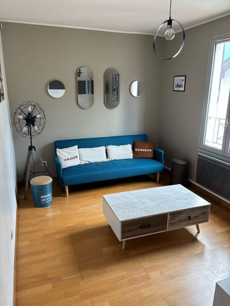 Dúplex de 2 dormitorios en Choisy-le-Roi, France No. 328410