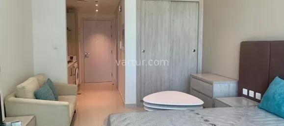 Studio in Dubai, UAE No. 14934 2